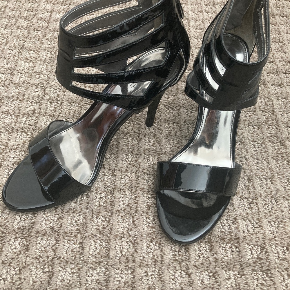Marc Fisher black patent size 7M